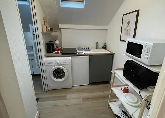 Cozy, Fully Equipped - Downtown - 3 People Apartment *